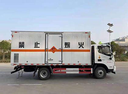 东营爆破器材运输车