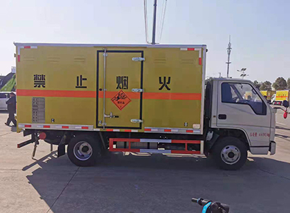 东营爆破器材运输车