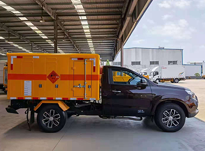 东营爆破器材运输车